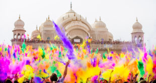 مهرجان كامبا ميلا يقام في الهند كل سنة
